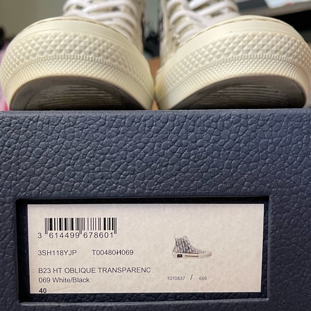 B23 HIGH-TOP SNEAKER
White and Black Dior Oblique Canvas size 40 - Picture 5 of 7